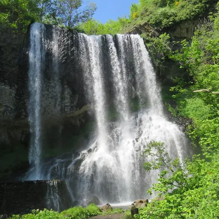 La Chaumiere D'alambre לינה וארוחת בוקר Moudeyres